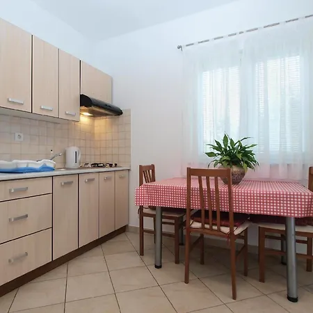 Apartment Fuer 3 Personen Ca 32 Qm In Fazana, Istrien Istrische Riviera *
